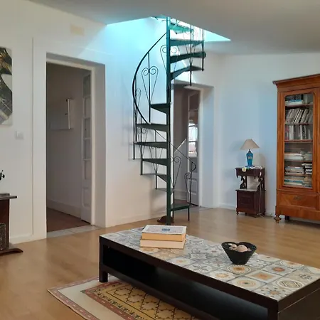 Sobre O Rio Apartment